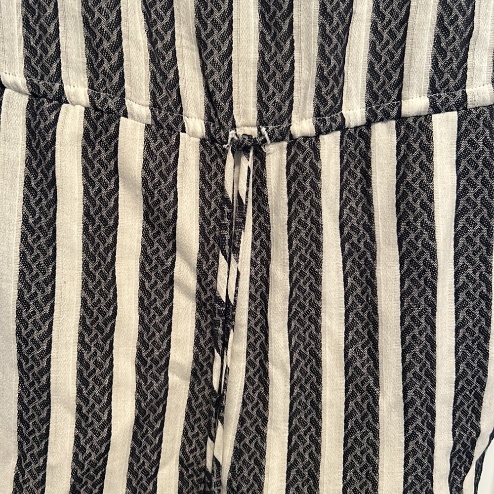 Universal Thread Romper - Picture 3 of 10